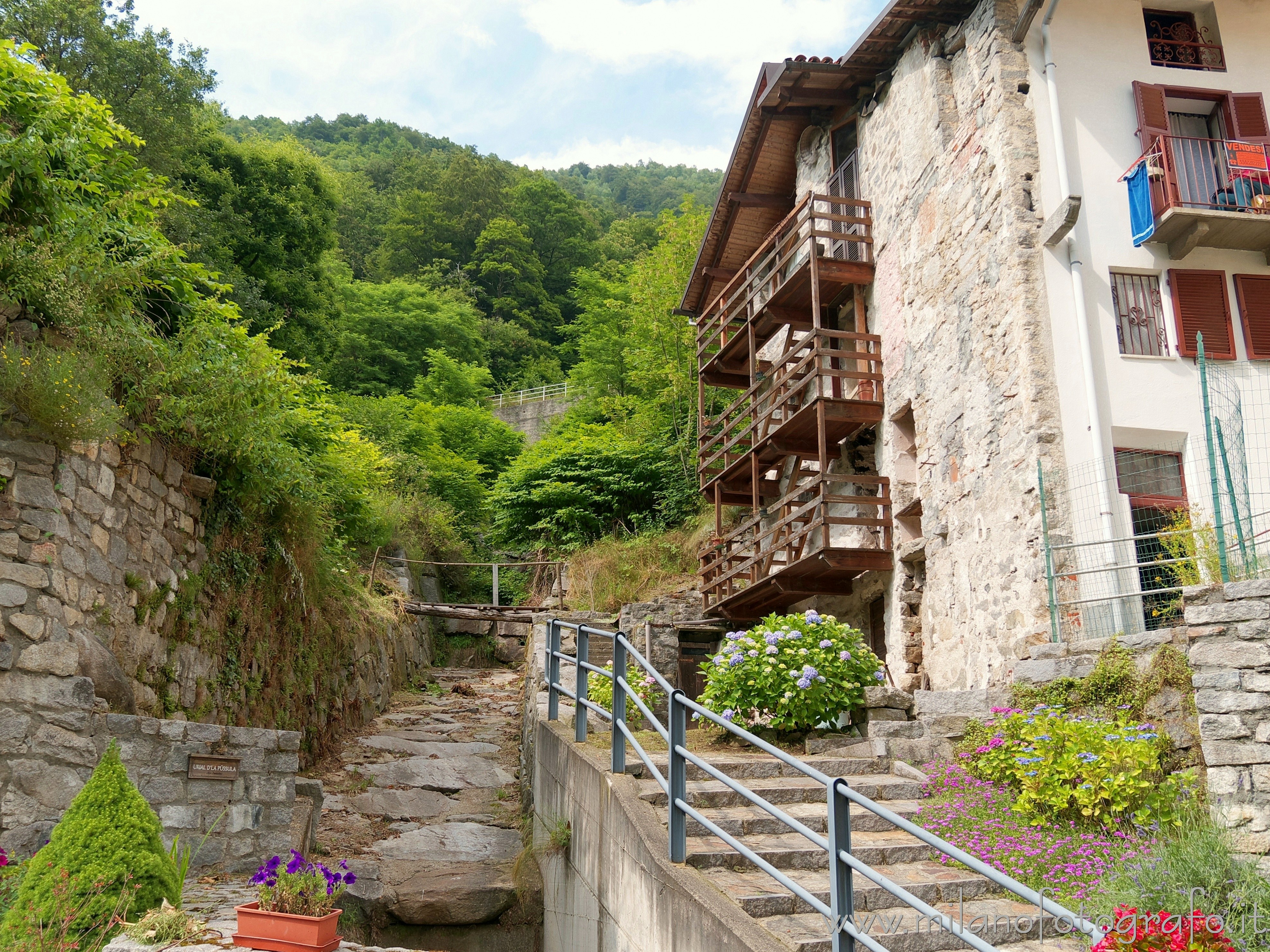 Valmosca frazione di Campiglia Cervo (Biella) - Scorcio all'interno del paese